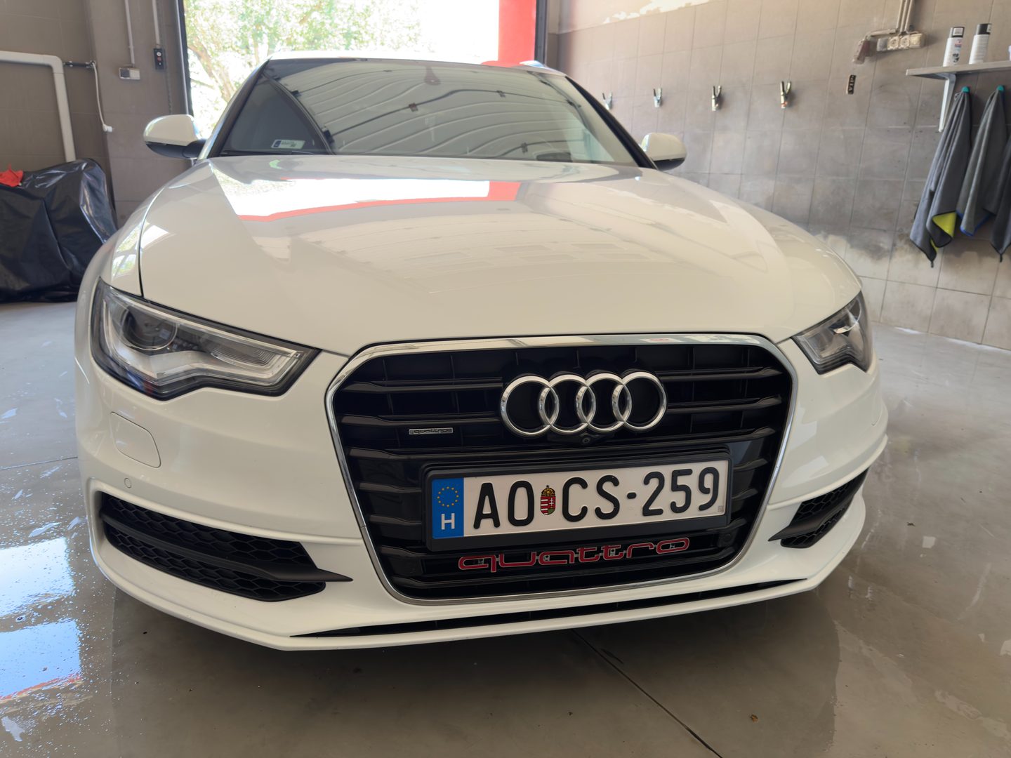 Autó a kozmetika után — Custom Garage Paks